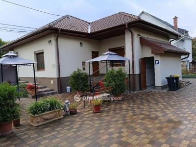 Eladó családi ház Érd