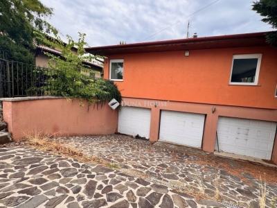 Eladó családi ház Nagytarcsa