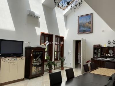 Eladó családi ház Gödöllő