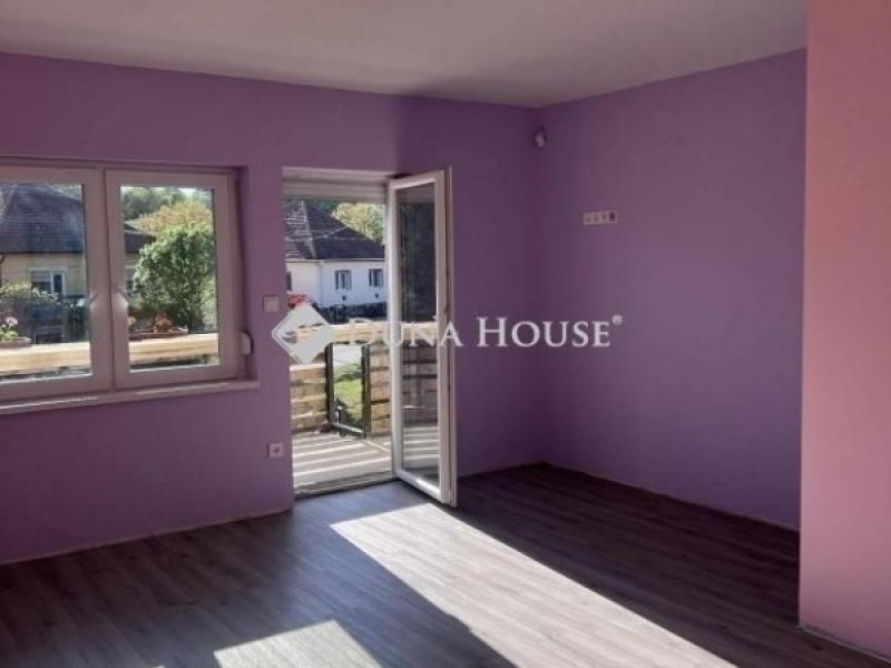 Eladó családi ház Úri