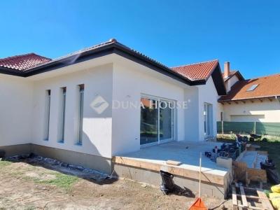 Eladó családi ház Budakalász