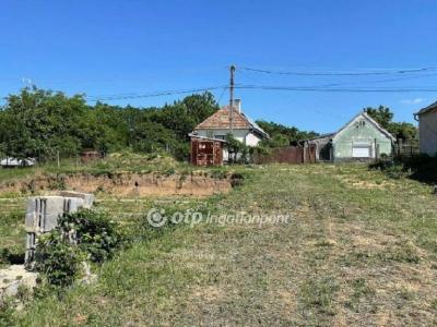 Eladó lakóövezeti telek Halimba