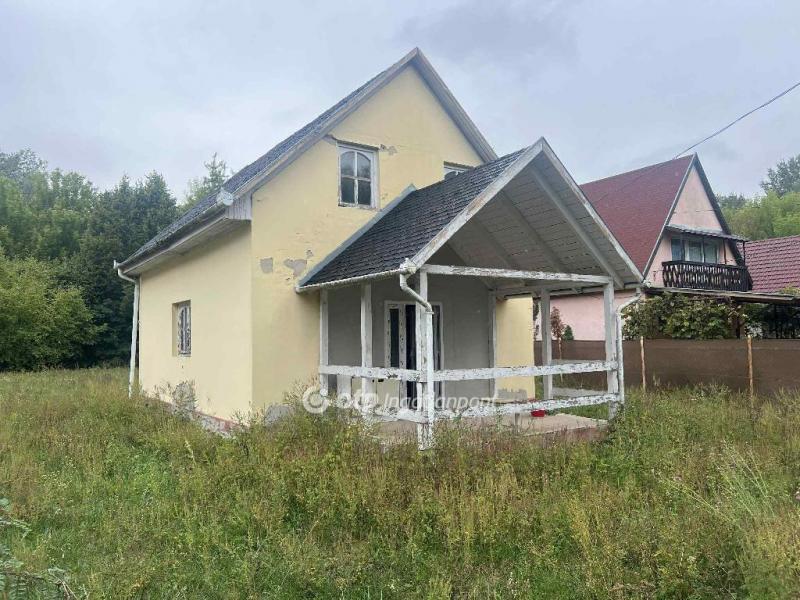 Eladó családi ház Tápiószentmárton