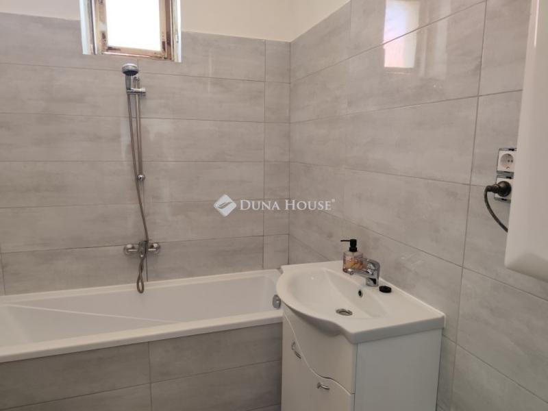 Eladó családi ház Cegléd