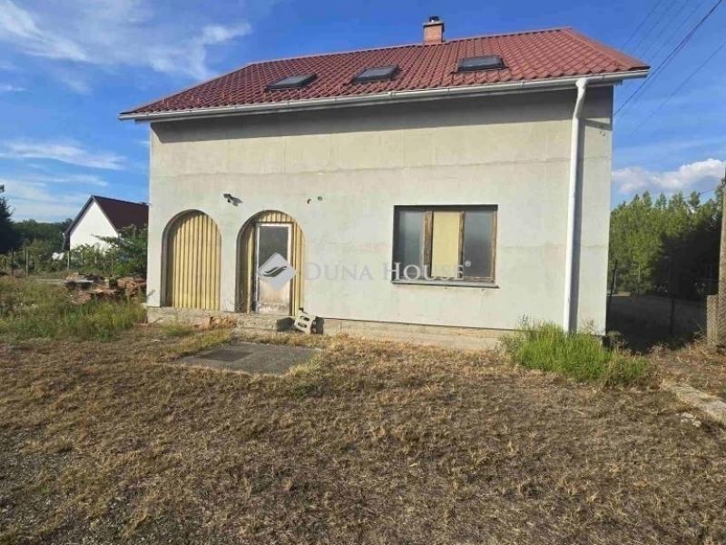 Eladó családi ház Cegléd