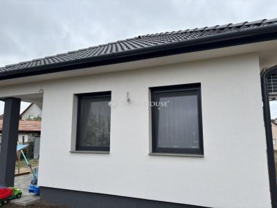 Eladó családi ház Cegléd