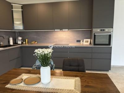 Eladó családi ház Cegléd