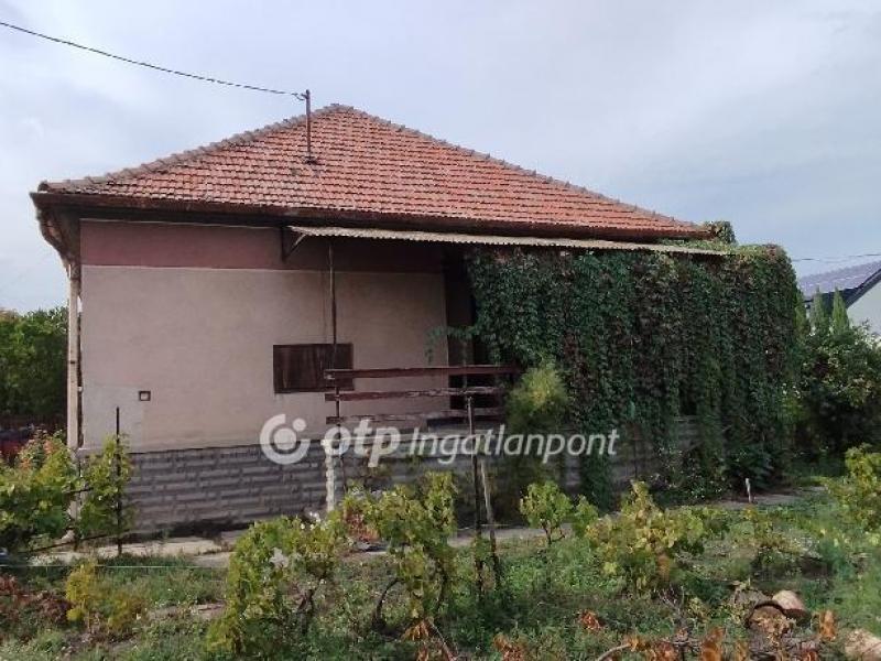 Eladó családi ház Jászberény