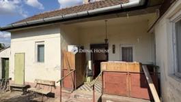 Eladó családi ház Budapest