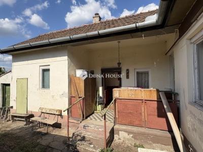 Eladó családi ház Budapest