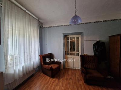 Eladó családi ház Pomáz