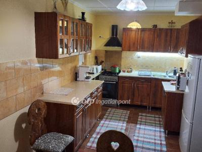 Eladó családi ház Albertirsa