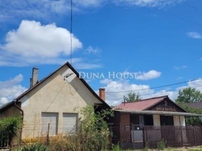 Eladó családi ház Vecsés