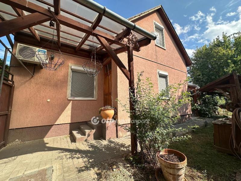 Eladó családi ház Szentes