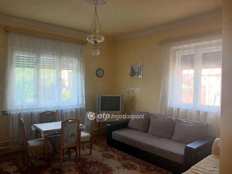 Eladó családi ház Mikepércs