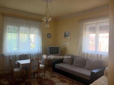 Eladó családi ház Mikepércs