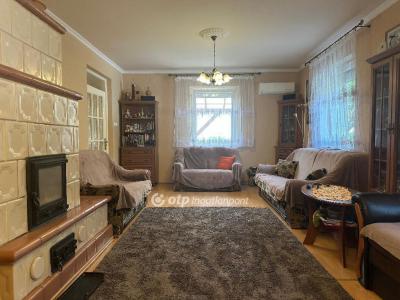 Eladó családi ház Szentes