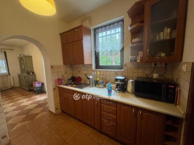 Eladó családi ház Érd