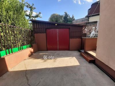 Eladó családi ház Budapest