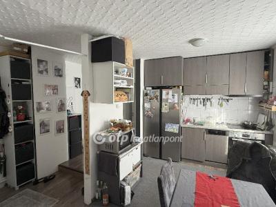 Eladó családi ház Törökbálint