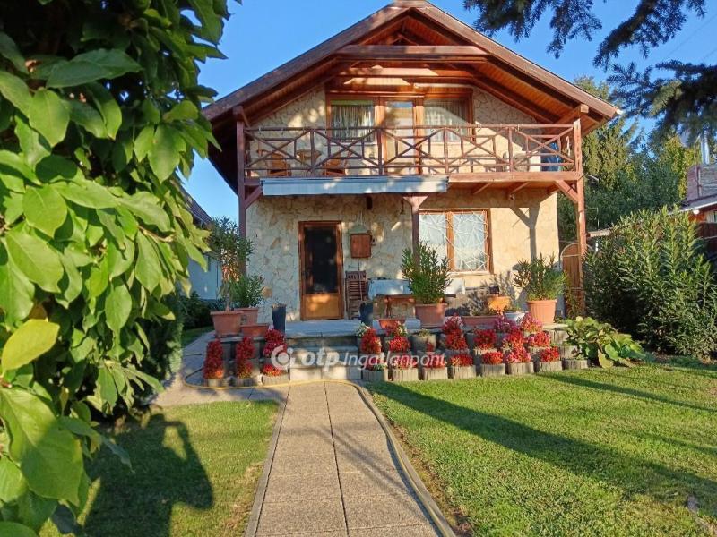 Eladó családi ház Szigetcsép