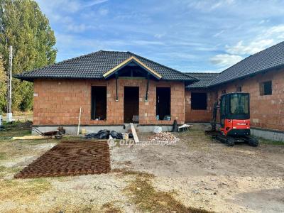 Eladó ikerház Monor