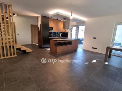 Eladó ikerház Budapest