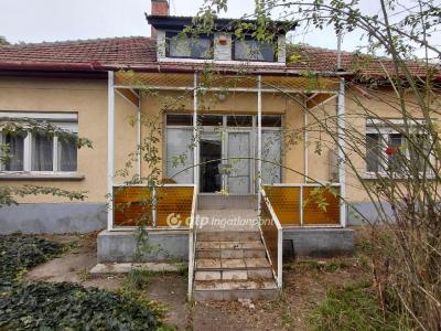 Eladó családi ház Hatvan