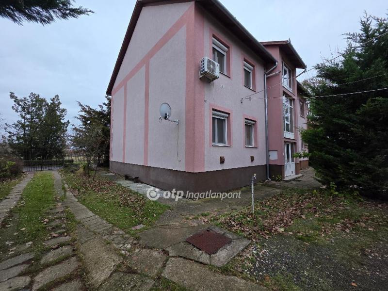 Eladó lakás Hajdúszoboszló