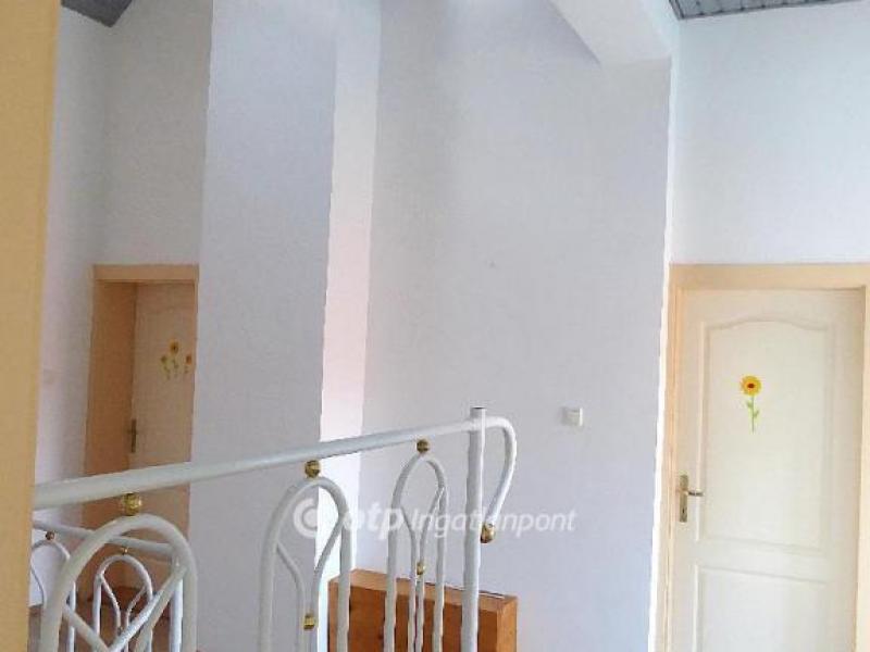 Eladó családi ház Felsőörs