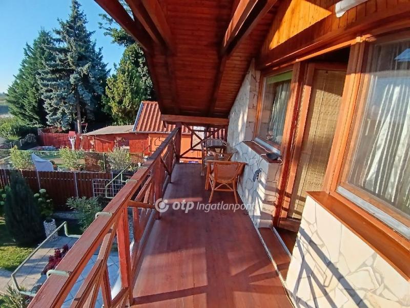 Eladó családi ház Szigetcsép