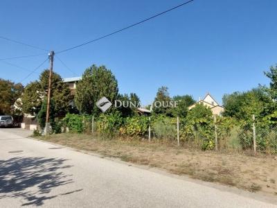 Eladó lakóövezeti telek Tata