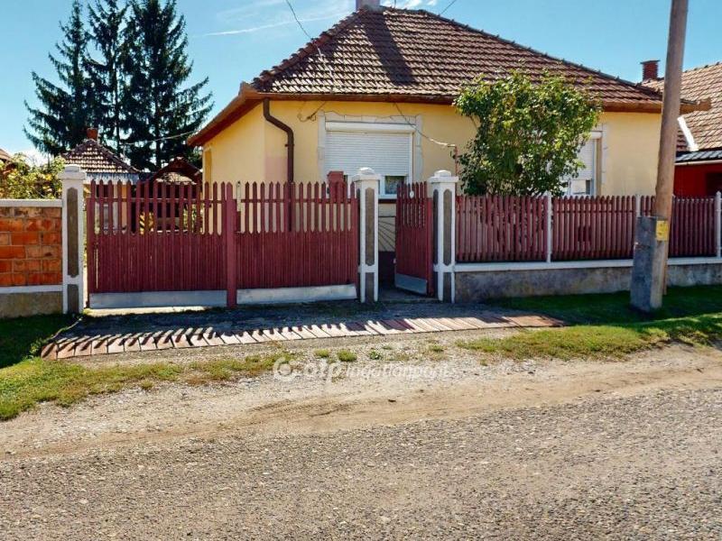 Eladó családi ház Szendrő