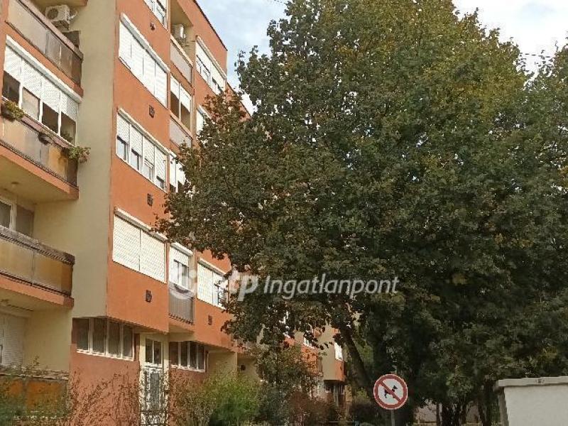 Eladó lakás Hatvan