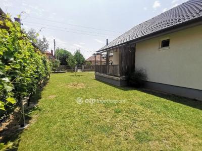 Eladó családi ház Ráckeve