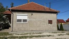 Eladó családi ház Abony