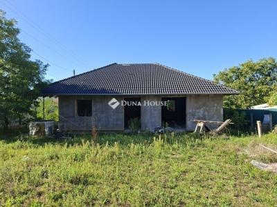 Eladó családi ház Isaszeg