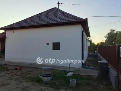 Eladó családi ház Tura