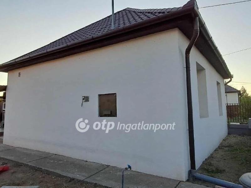 Eladó családi ház Tura