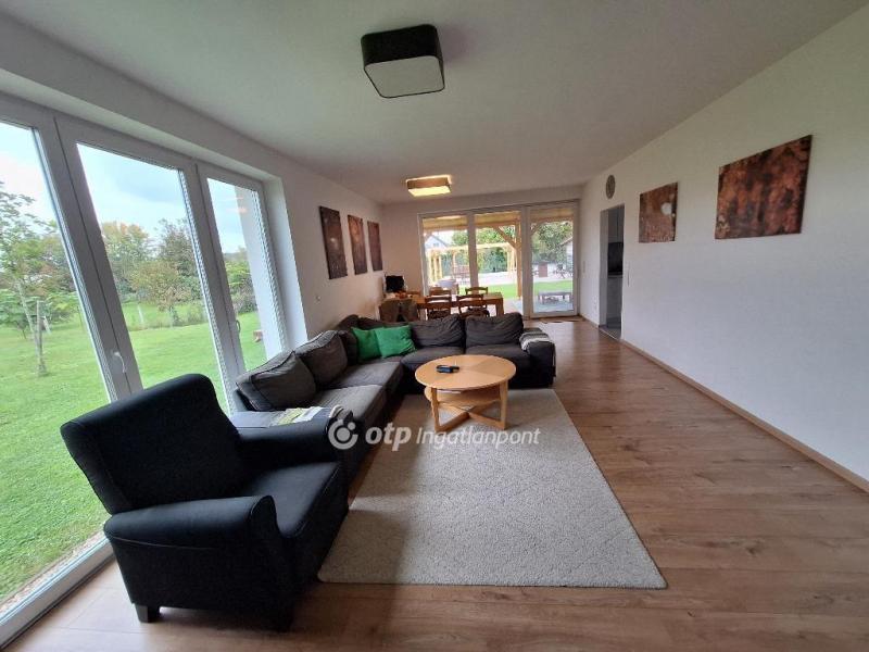 Eladó családi ház Máriakálnok