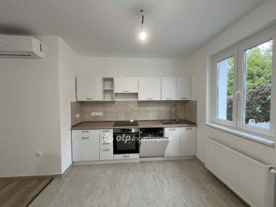 Eladó családi ház Budapest