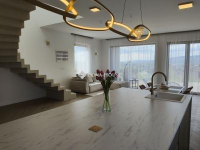 Eladó családi ház Vác