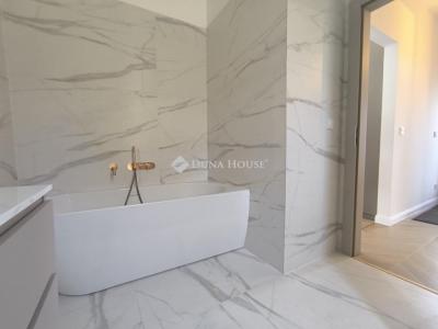 Eladó családi ház Vác