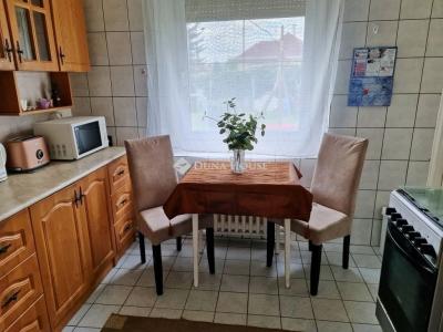 Eladó családi ház Vác