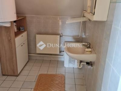 Eladó családi ház Vác