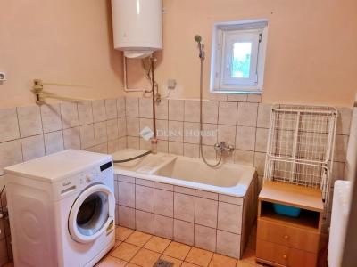 Eladó családi ház Vác