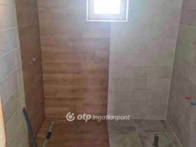 Eladó családi ház Hantos