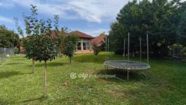 Eladó családi ház Kápolnásnyék