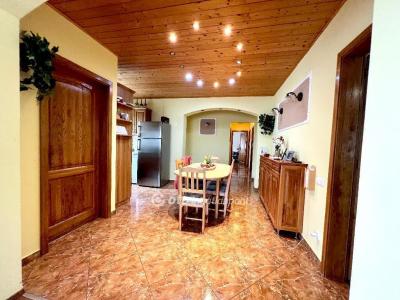 Eladó családi ház Ravazd