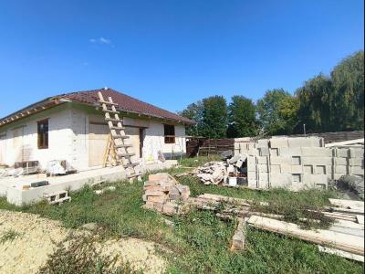 Eladó családi ház Besnyő